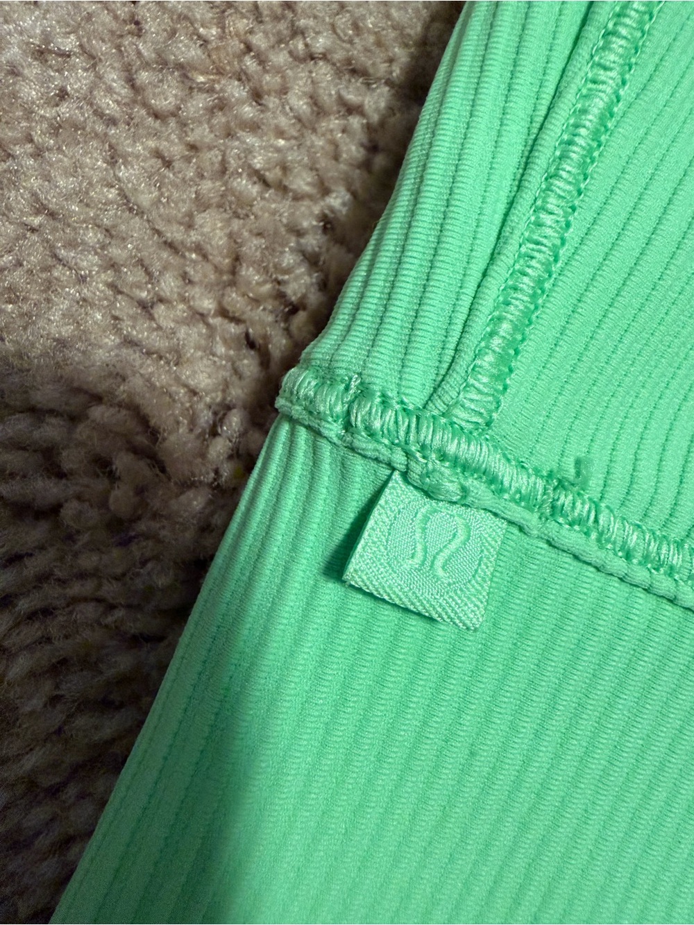 Lululemon Neon Green Reversible Ribbed Sports Bra - Picture 3 of 3